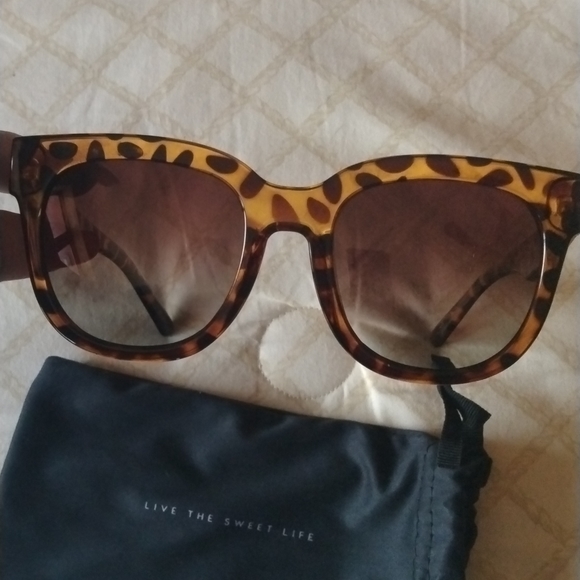 NWOT Nectar 'Bloom' Sunnies - Picture 3 of 9